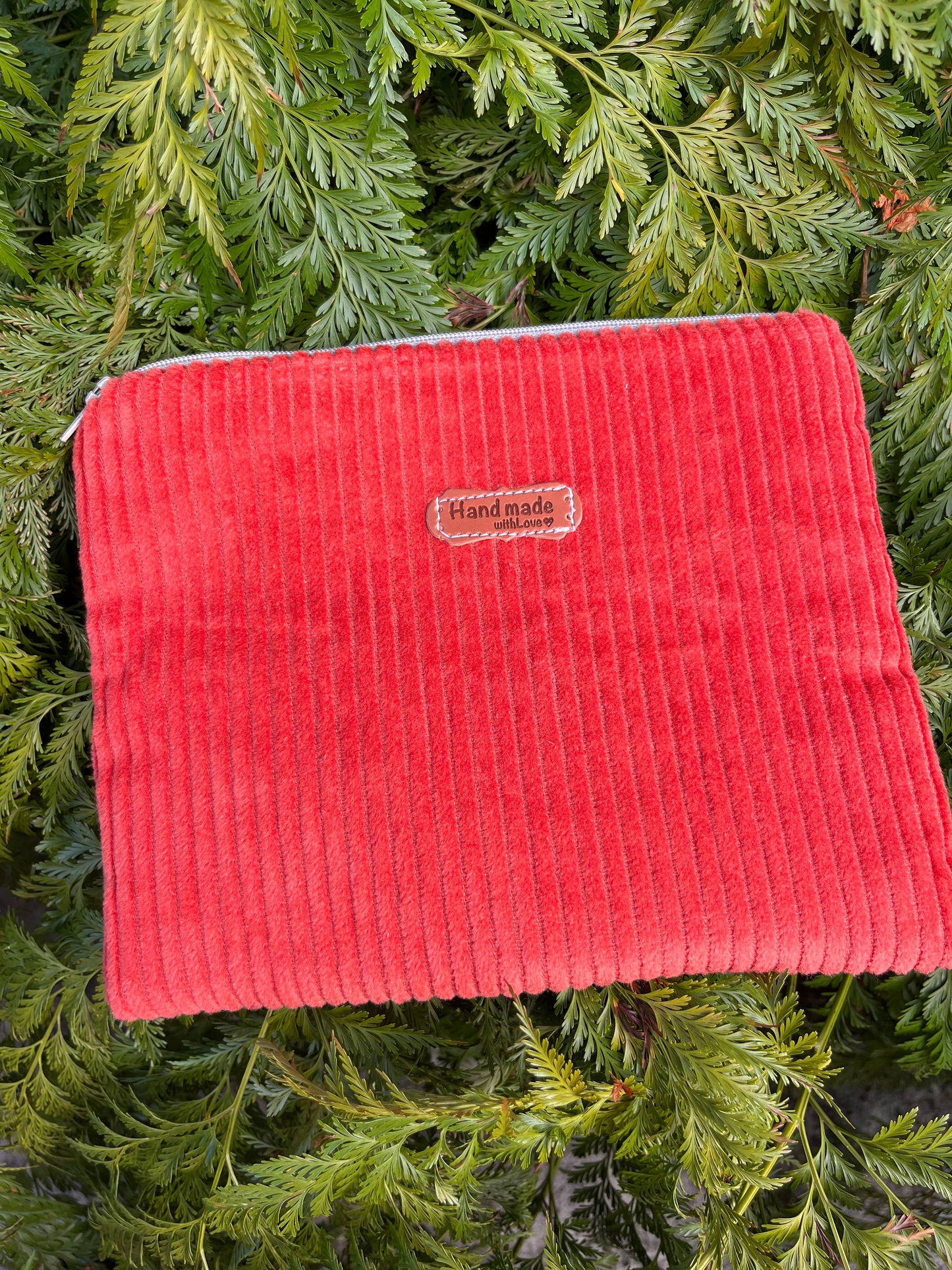 Pochette en velours côtelé