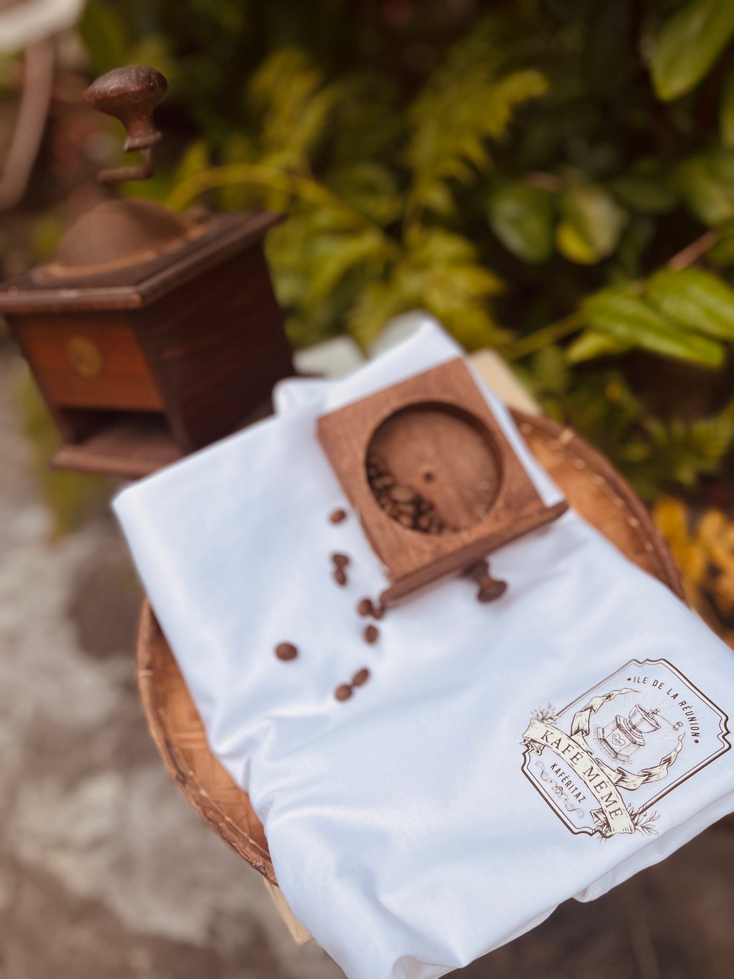T-shirt imprimé "Kafé Mémé"