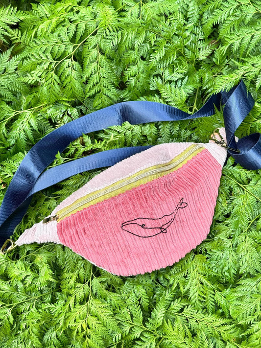 Sac banane - velours côtelé saumon/rose brodé baleine
